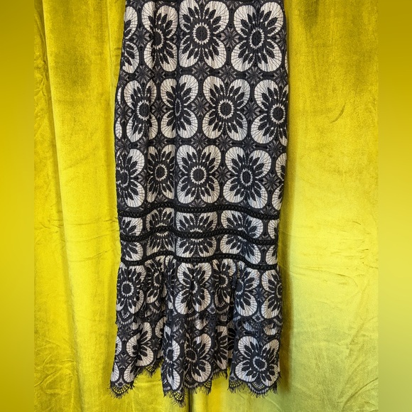 Banana Republic Black & Blue Lace Halter Style fitted Midi dress. Size 4. $158 - Picture 3 of 8